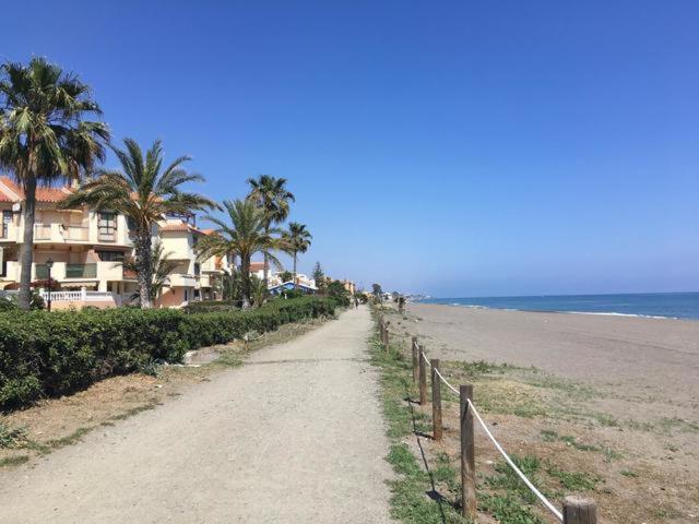 Apartamento 60 M2 En La Playa Torre de Benagalbon Eksteriør bilde